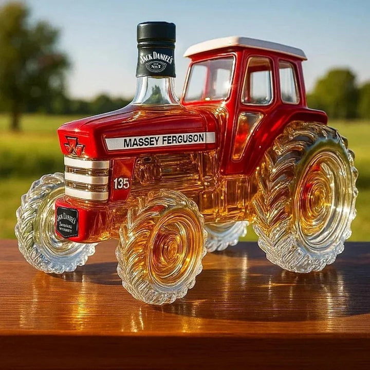 Szklana butelka na whiskey w kształcie traktora